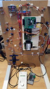 Testanlage, Ansicht von unten mit Elektronik und Elektrik